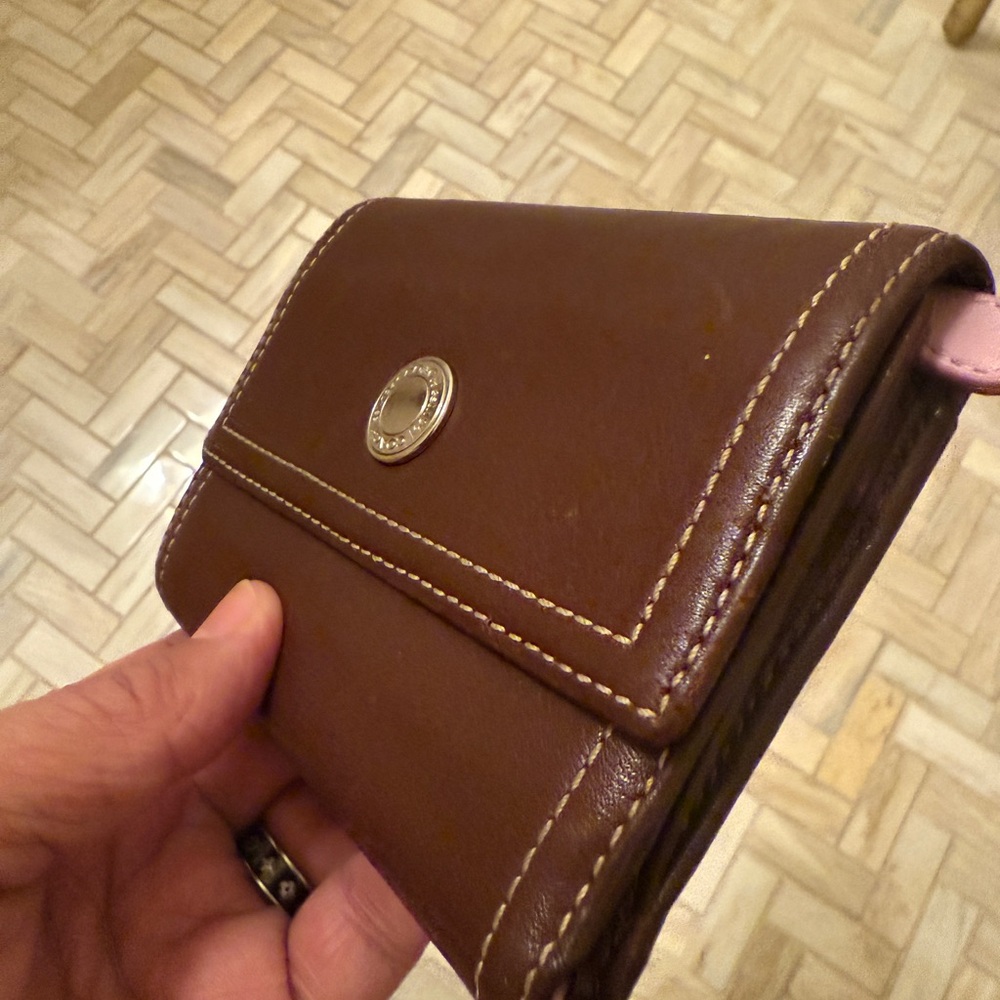 Coach Brown Leather Accessory with Gold Accent. In good conditions - Picture 3 of 14